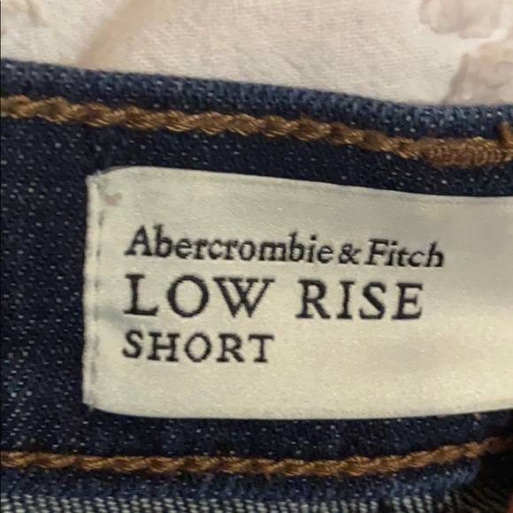 abercrombie low rise dark wash jean shorts - Picture 2 of 7